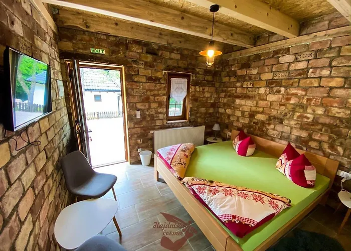 Hajducka Cesma * Dubovsko